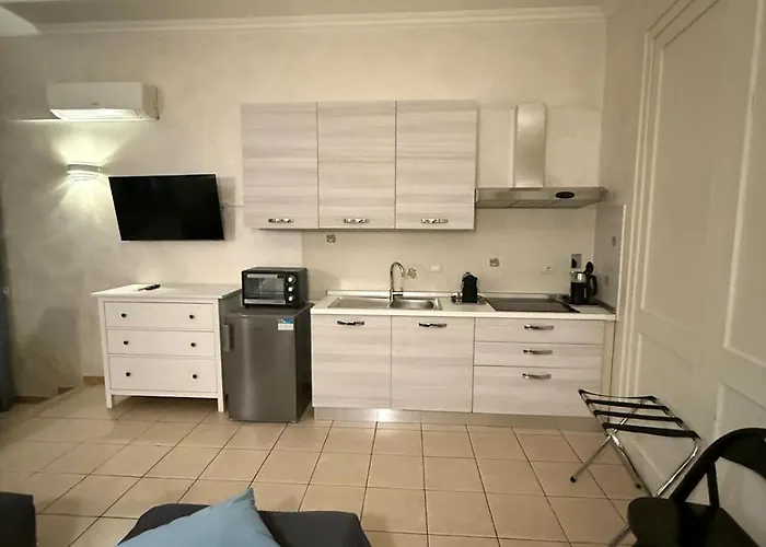 Julia Trevi - Spagna Apartment *