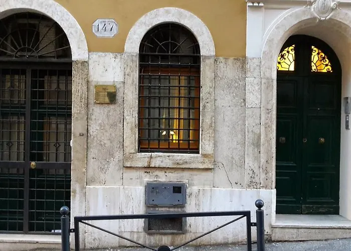 Julia Trevi - Spagna Apartment Rom